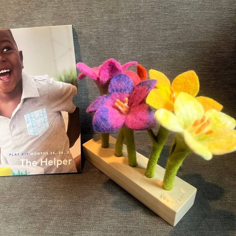 The Helper Play Kit Lovevery- Felt Flowers